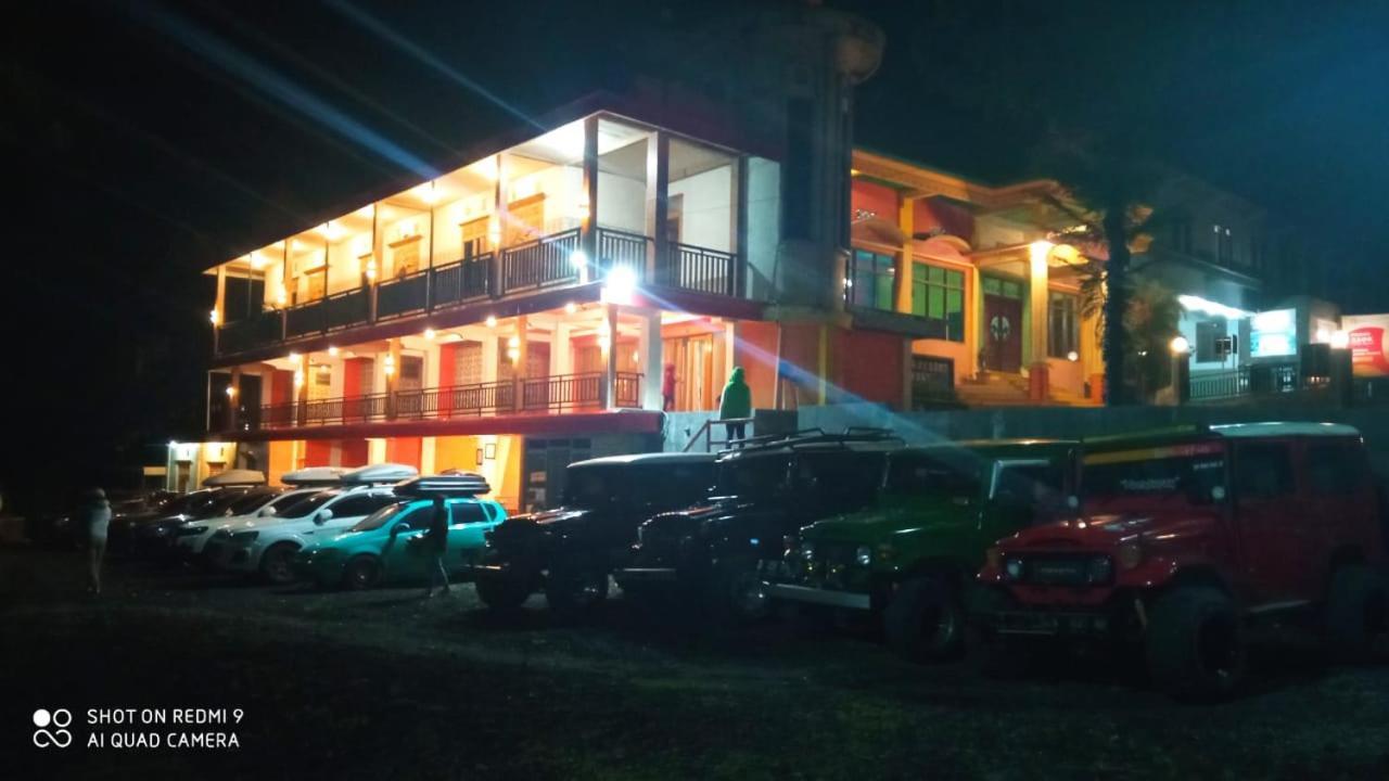 Hotel Nur Cahaya - Syariah Probolinggo Exteriör bild