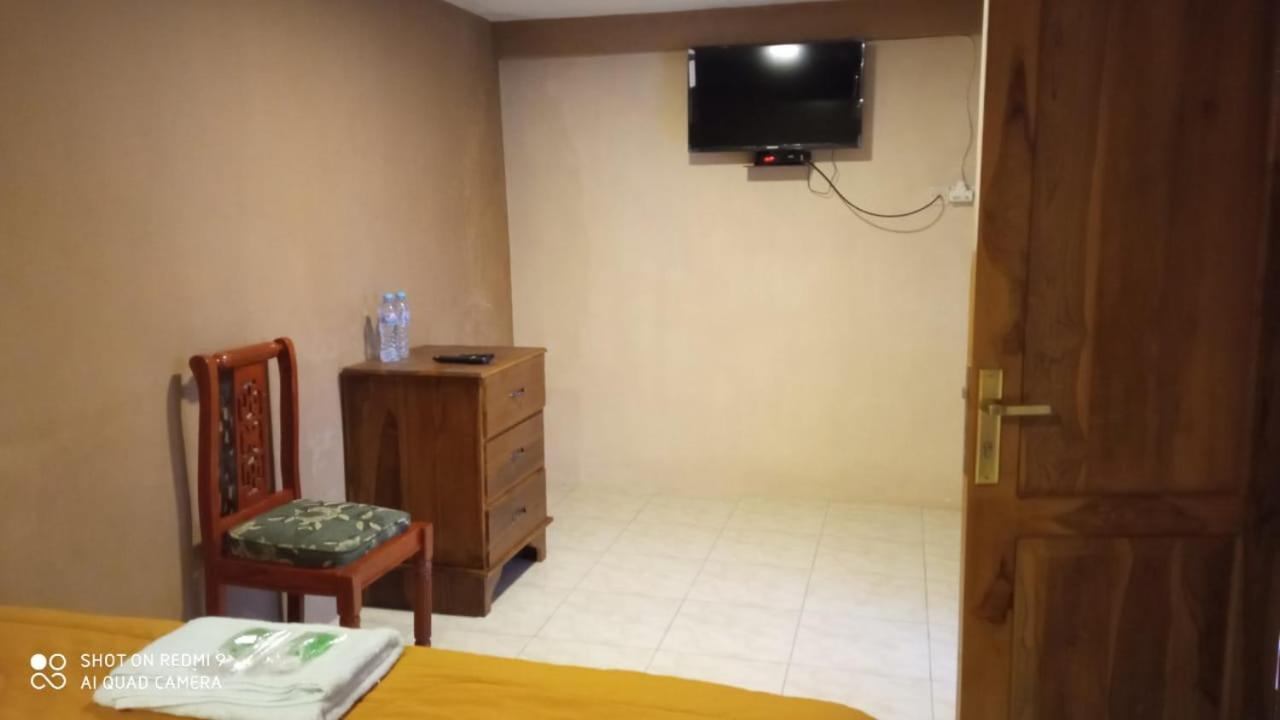 Hotel Nur Cahaya - Syariah Probolinggo Exteriör bild