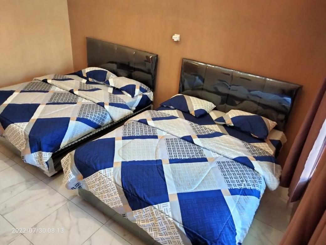 Hotel Nur Cahaya - Syariah Probolinggo Exteriör bild