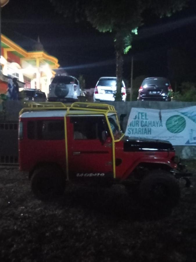 Hotel Nur Cahaya - Syariah Probolinggo Exteriör bild
