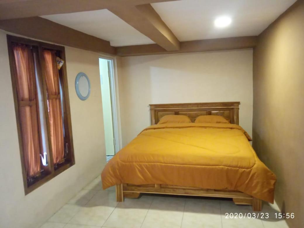 Hotel Nur Cahaya - Syariah Probolinggo Exteriör bild